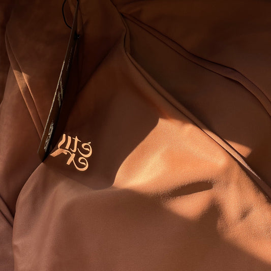 È BUST ONE PIECE caramel